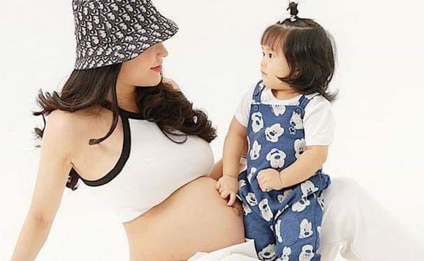 Diep Lam Anh cong khai gioi tinh con thu 2 voi chong thieu gia hinh anh