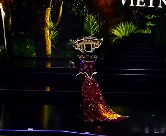 kieu loan dien trang phuc dan toc hoa hau hoa binh anh 2