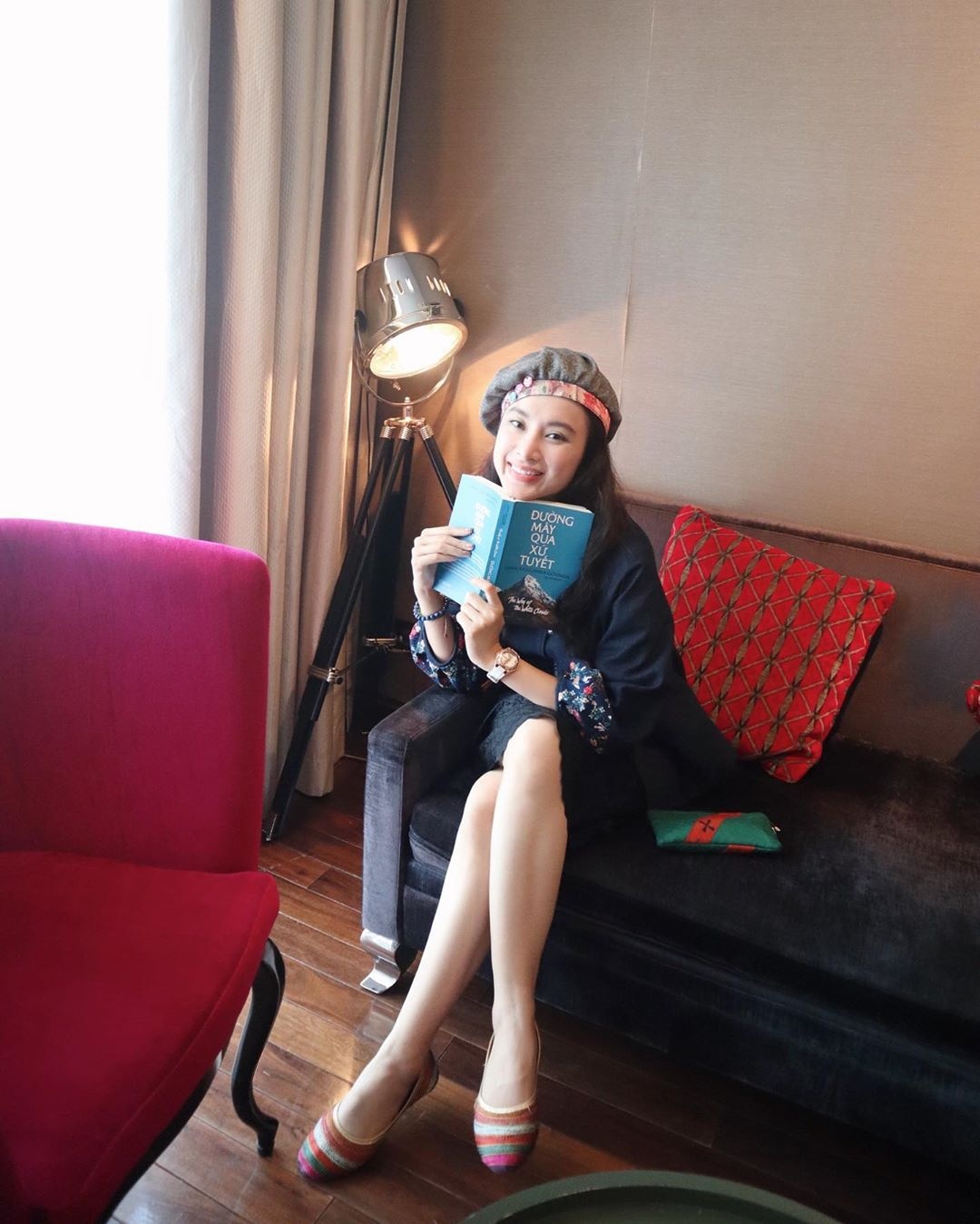 angela phuong trinh an hang rong via he anh 6