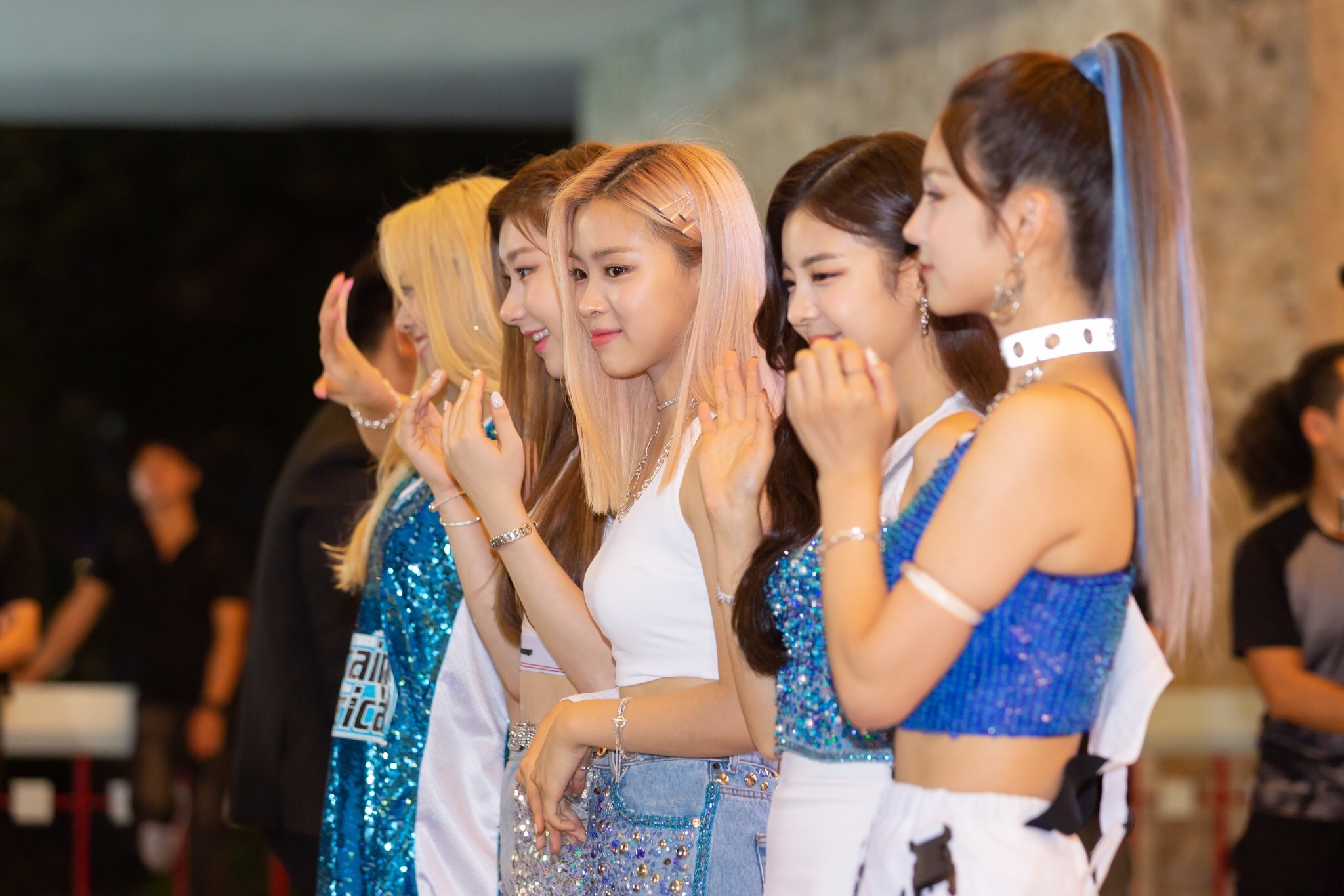 itzy the boyz đến việt nam ảnh 1 itzy the boyz den viet nam anh 1