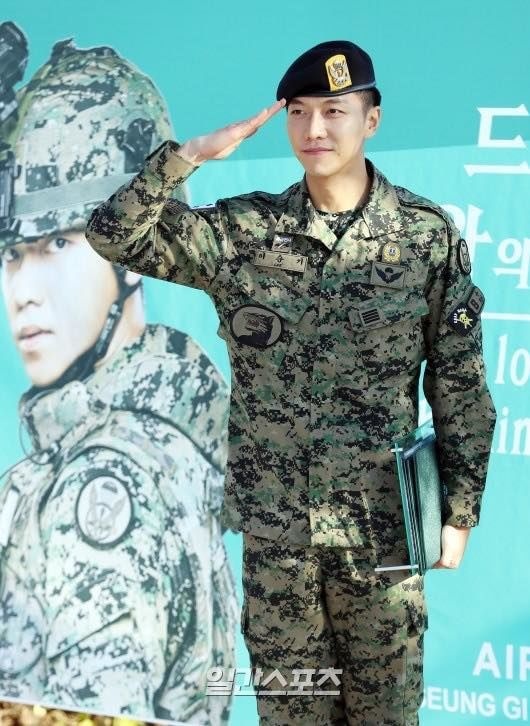 g-dragon xuất ngũ ảnh 2 g-dragon xuat ngu anh 2