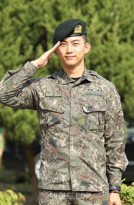 g-dragon xuất ngũ ảnh 3 g-dragon xuat ngu anh 3