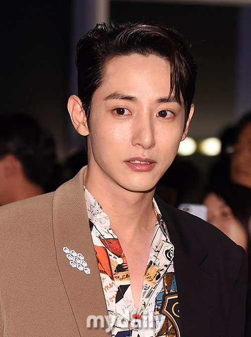 lisa black pink noi bat tren tham do anh 22