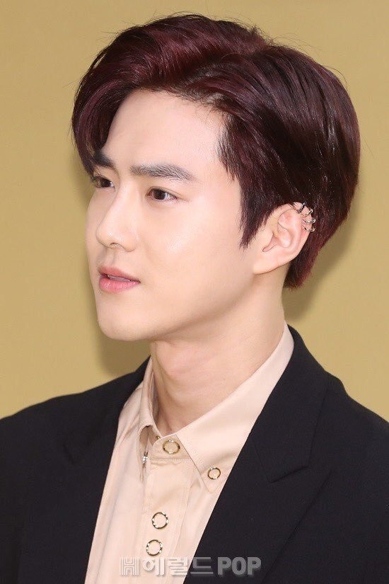 lisa black pink noi bat tren tham do anh 18