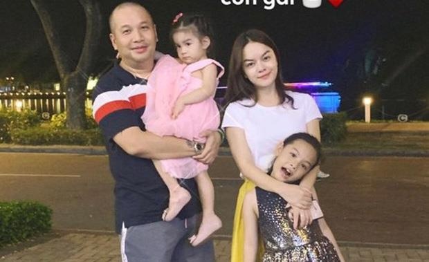 Pham Quynh Anh va Quang Huy ben nhau mung sinh nhat con gai hinh anh