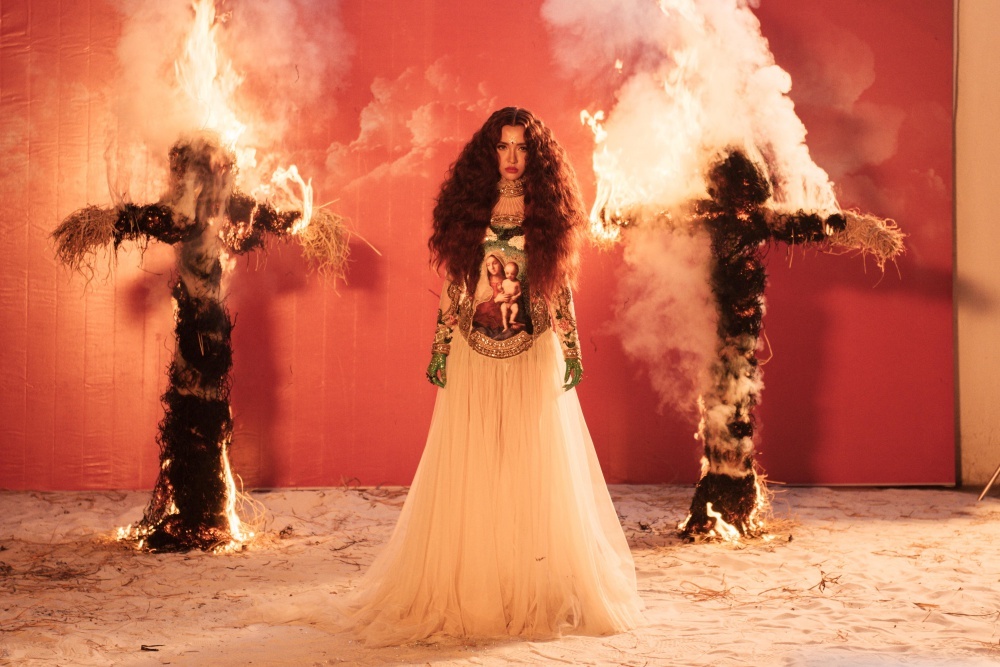 nhung lan gay tranh cai cua bich phuong anh 15