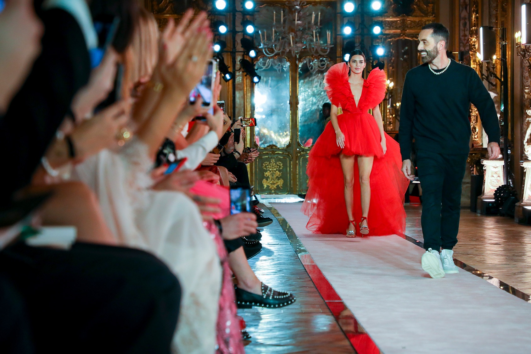 minh hang ho ngoc ha dung vay sao the gioi anh 11