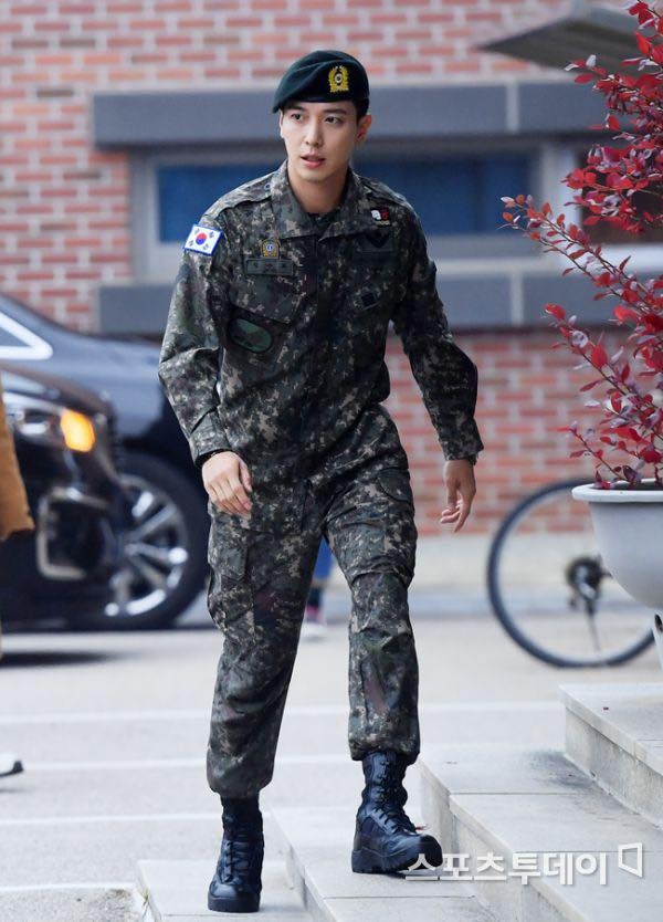 jung yong hwa xuat ngu anh 3