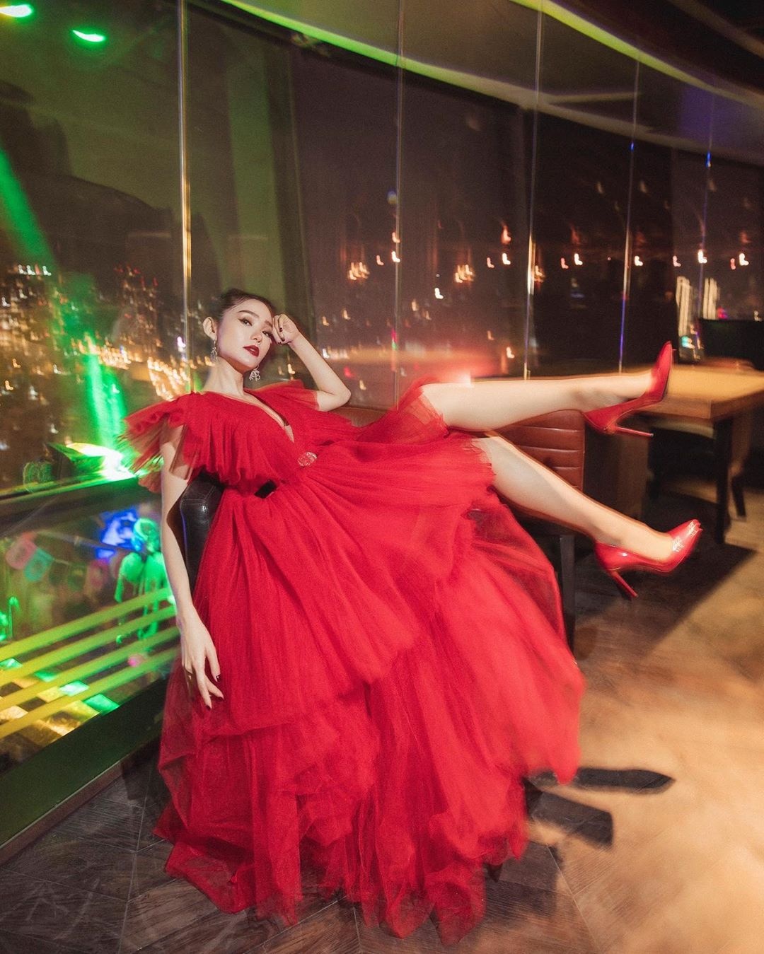 minh hang ho ngoc ha dung vay sao the gioi anh 1