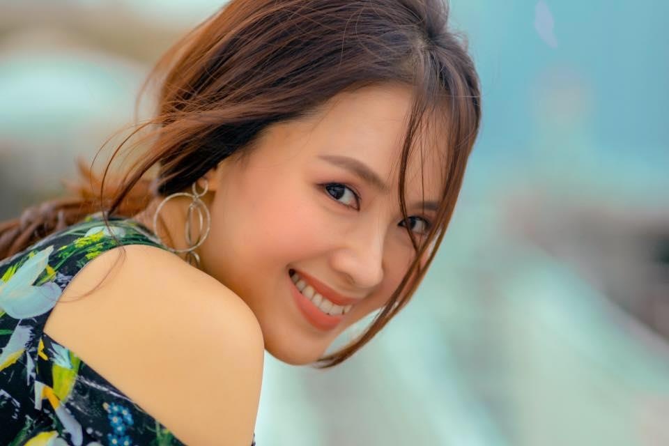 Khue cua 'Hoa hong tren nguc trai' ngoai doi khac xa tren phim hinh anh