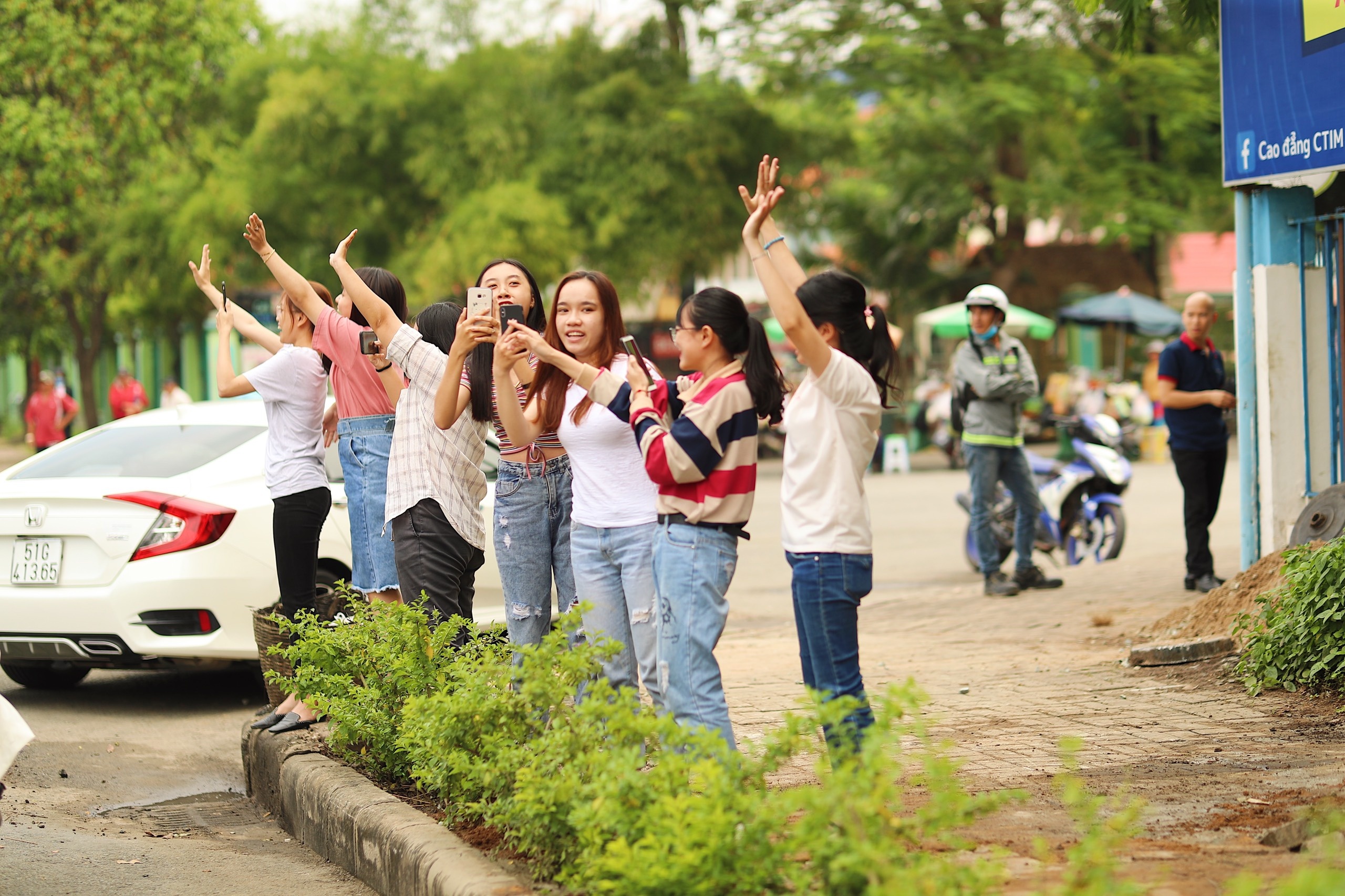 dong nhi ong cao thang dam cuoi anh 75