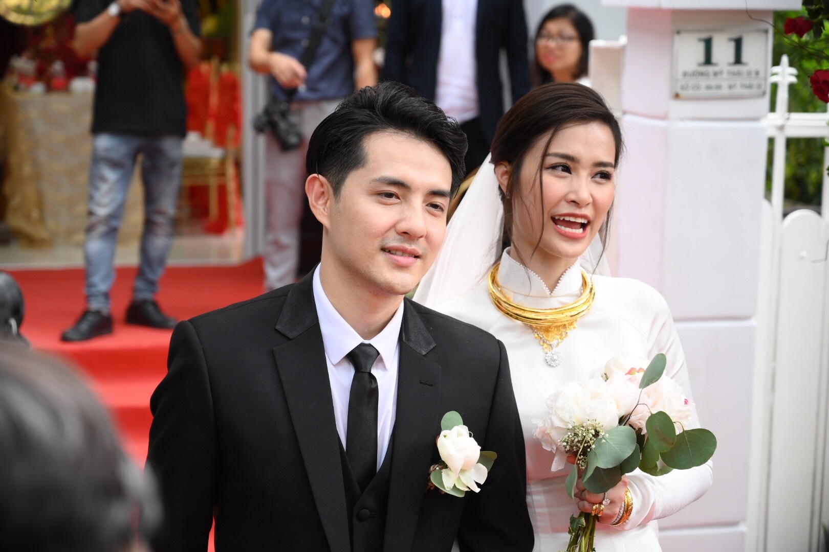 dong nhi ong cao thang dam cuoi anh 80