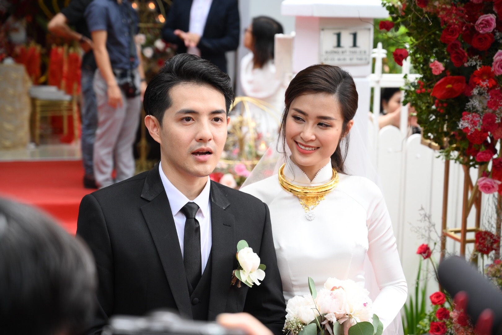 dong nhi ong cao thang dam cuoi anh 82