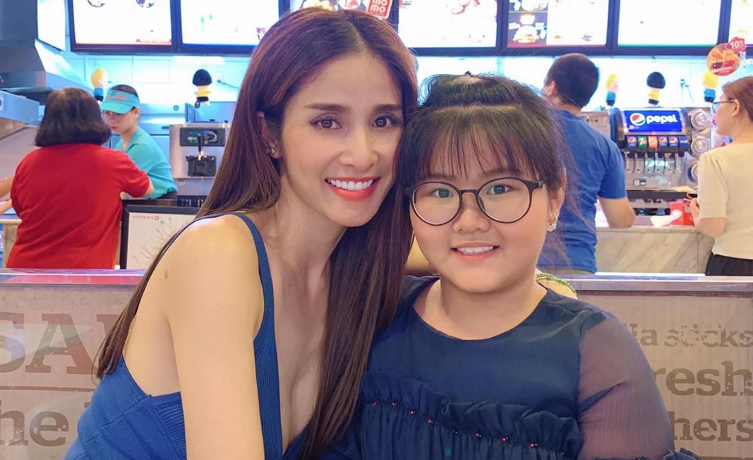 Con gai mum mim cua Thao Trang va Phan Thanh Binh hinh anh