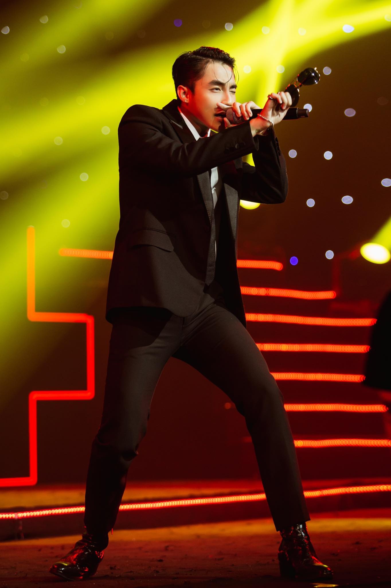 son tung m-tp anh 12