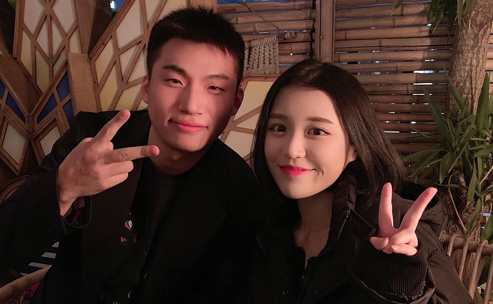 Han Sara chup anh cung thanh vien Big Bang hinh anh