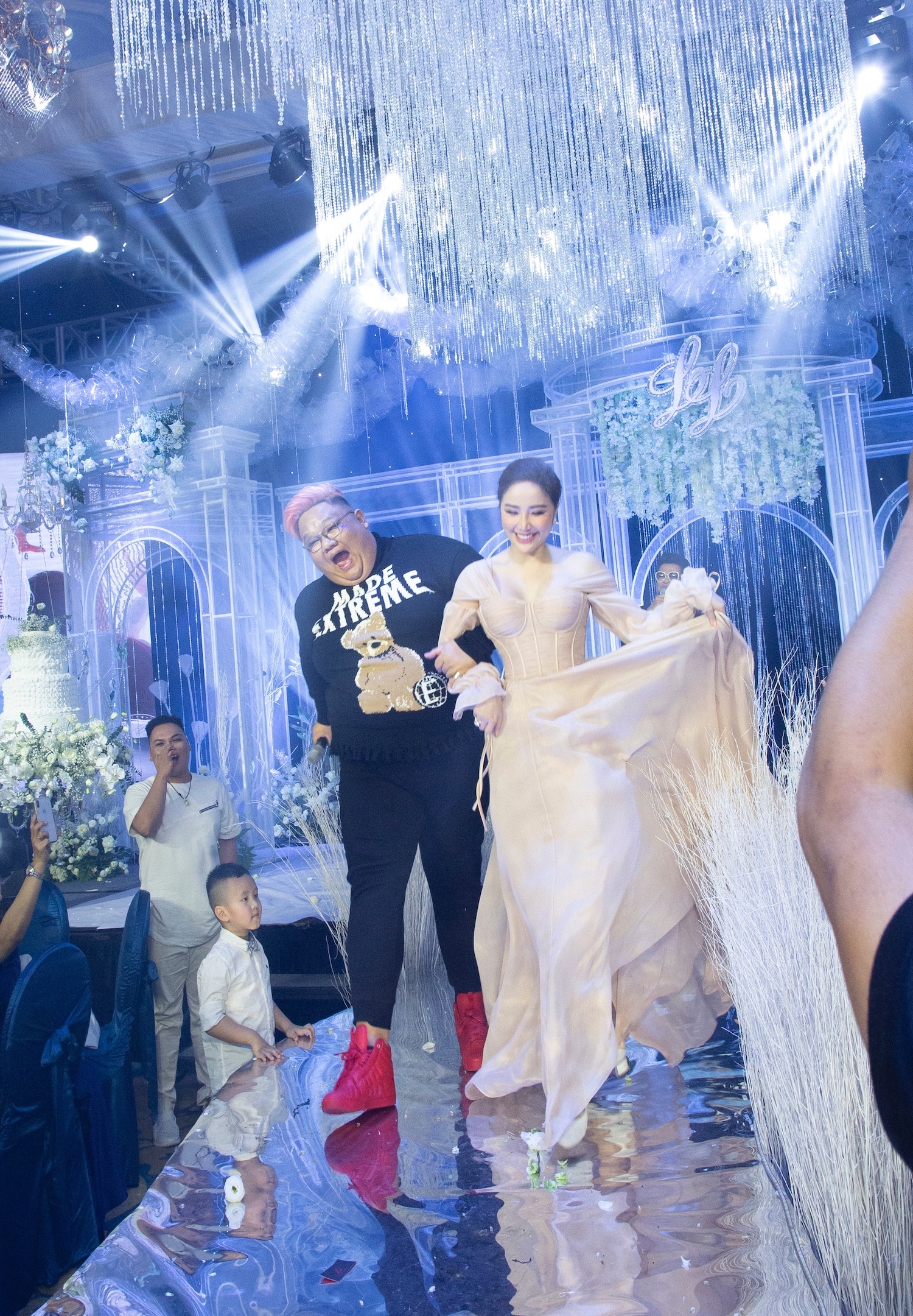 dong nhi bao thy dam cuoi anh 35