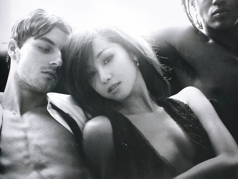 minh tinh mot lit nuoc mat bi bat anh 4