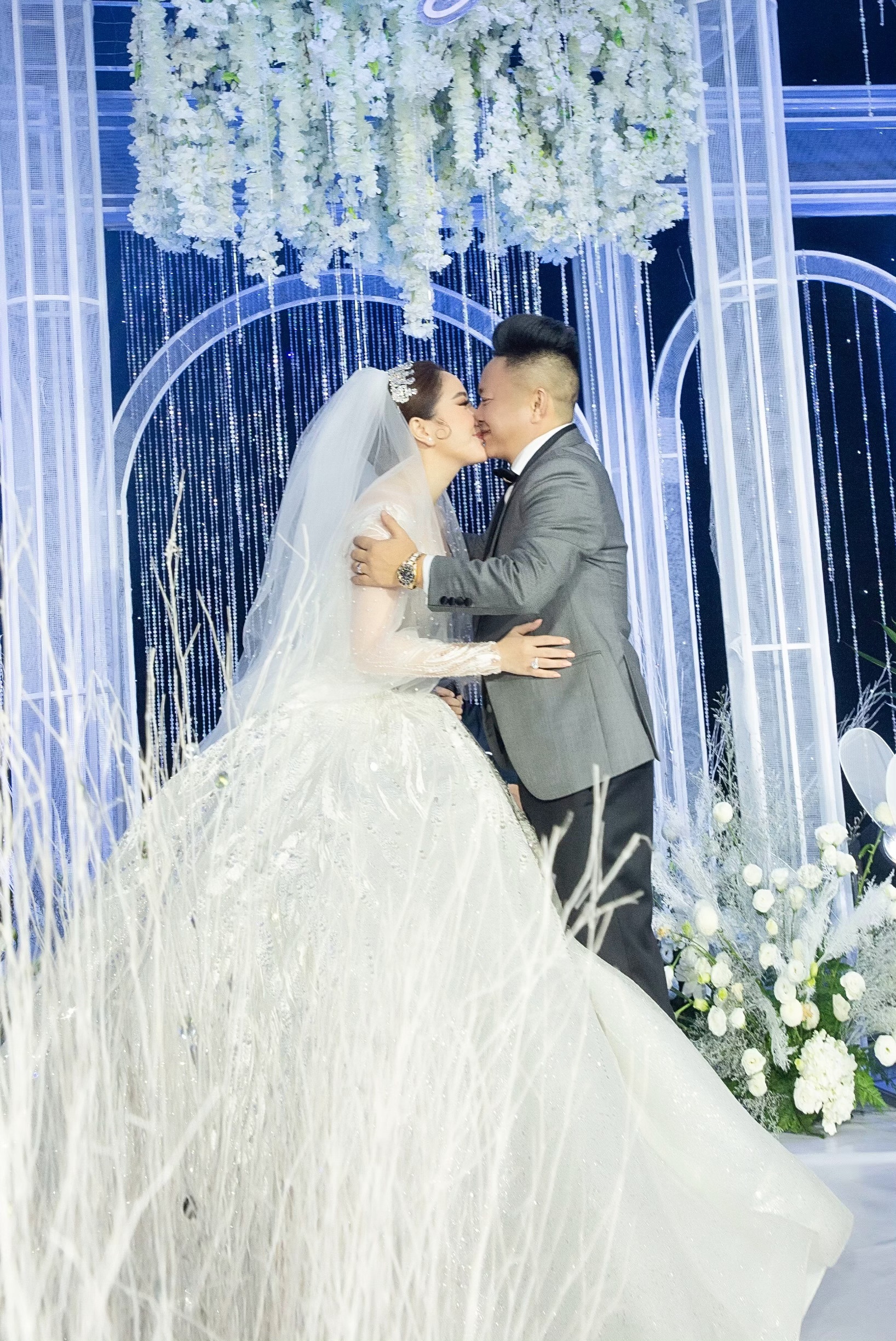 bao thy dam cuoi anh 7