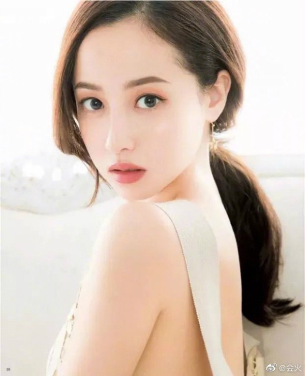 minh tinh mot lit nuoc mat bi bat anh 5