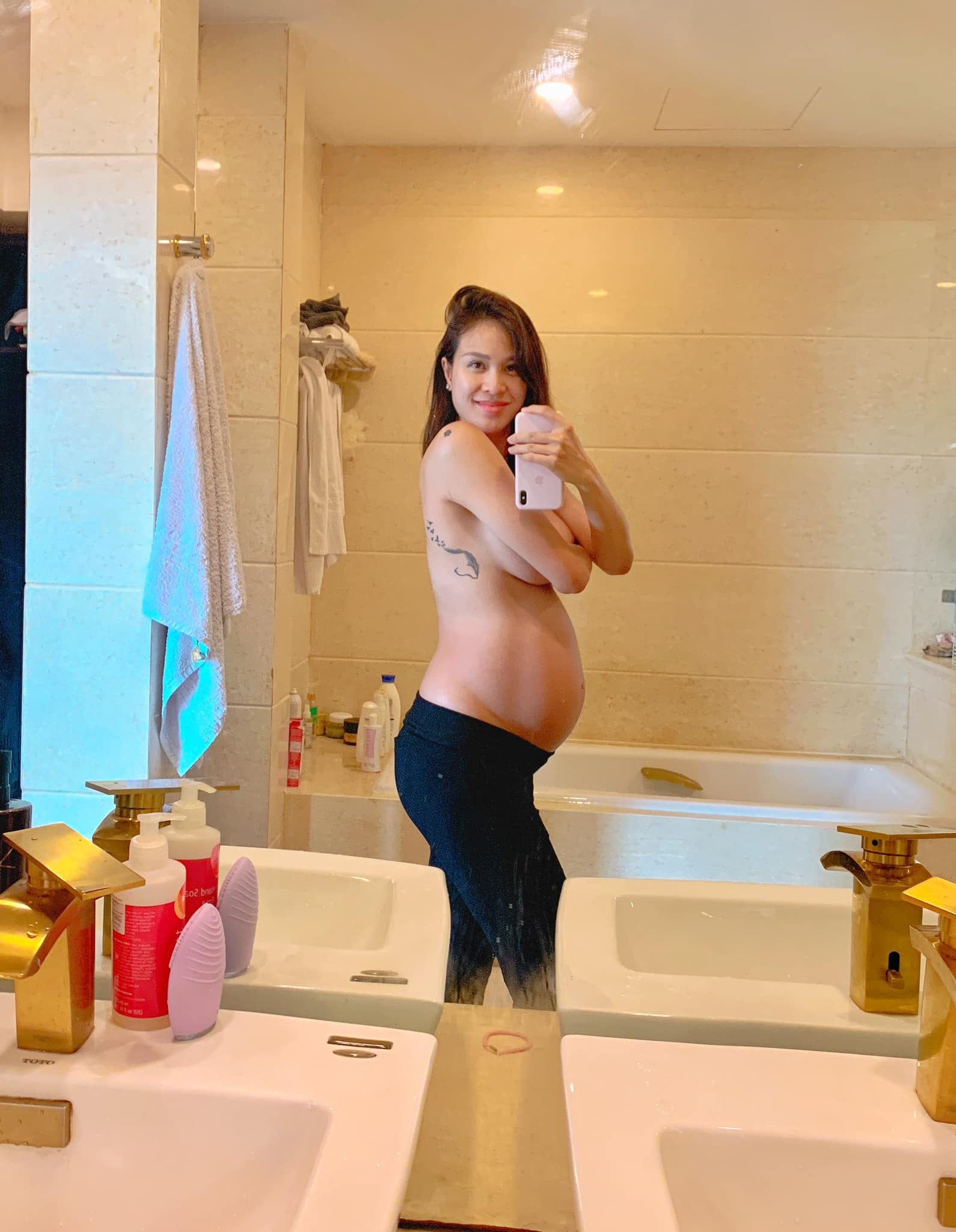 phuong mai tap yoga di catwalk sat ngay sinh anh 16