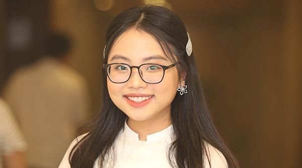 Phuong My Chi hat tang co giao nhan dip 20/11 hinh anh