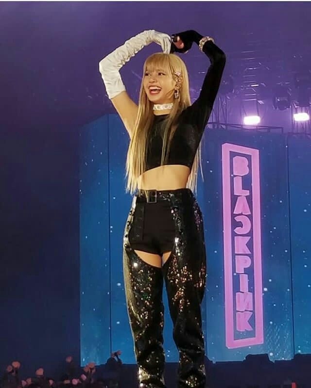 lisa mac mot chiec quan 3 nam anh 8