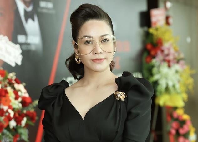 Dong nghiep lo lang khi Nhat Kim Anh ho ra mau hinh anh