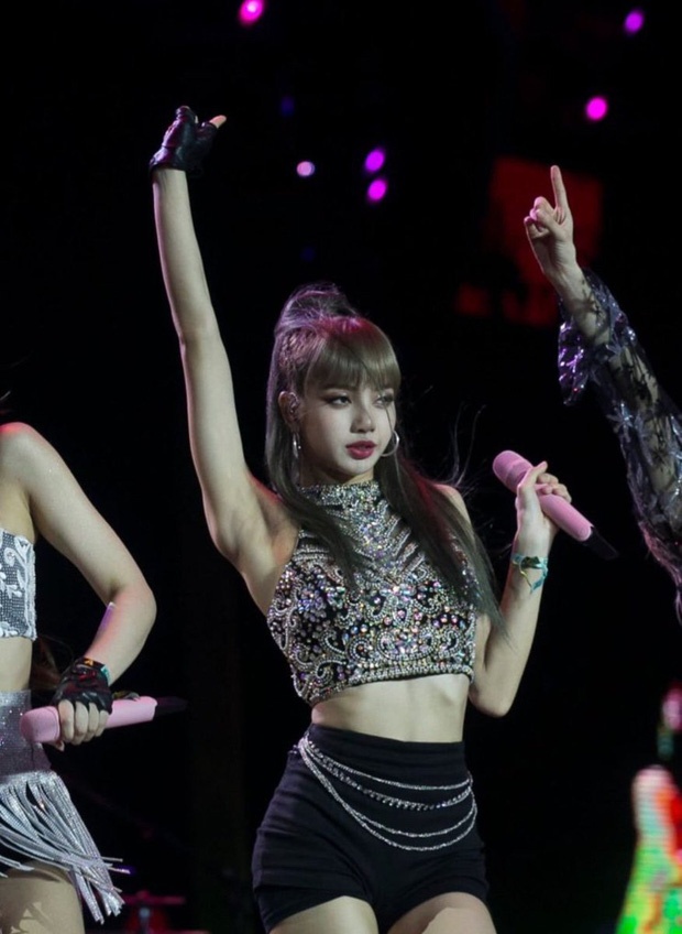 lisa mac mot chiec quan 3 nam anh 3