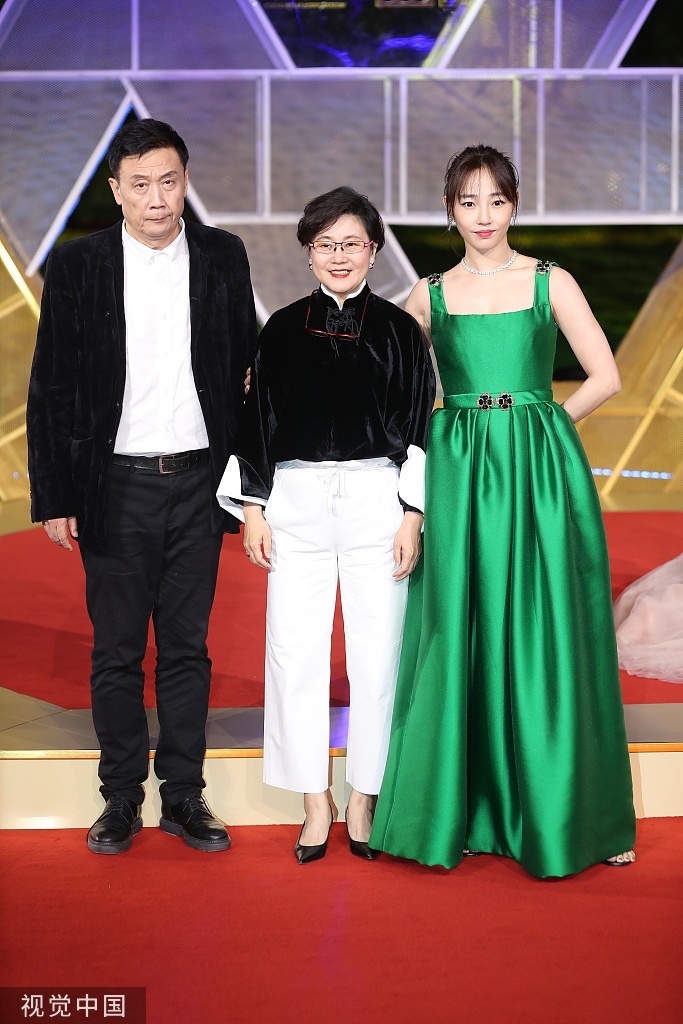 be mac lien hoan phim kim ke anh 9