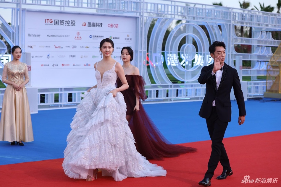 be mac lien hoan phim kim ke anh 3