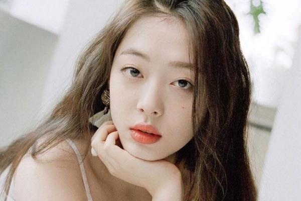 Goo Hara, Sulli bat khoc trong dem va bi kich cai chet tre o Han hinh anh