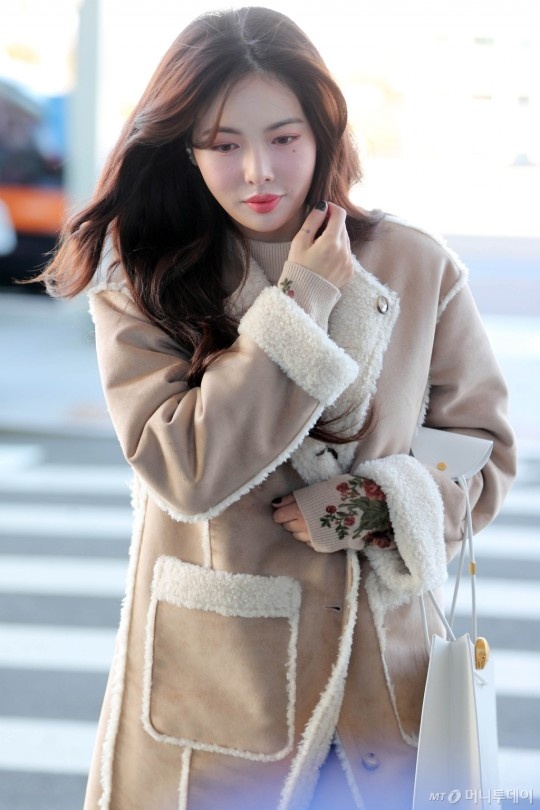 iu hyuna san bay anh 7