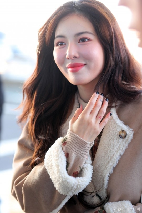 iu hyuna san bay anh 2