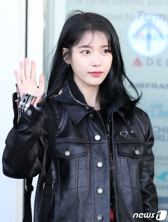 iu hyuna san bay anh 13