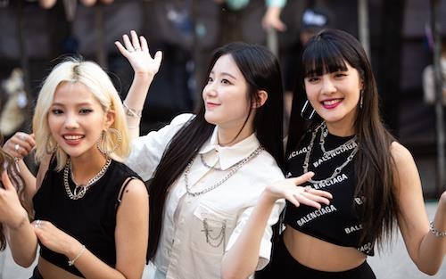 Doi thuong cua tan binh khung long Kpop hinh anh