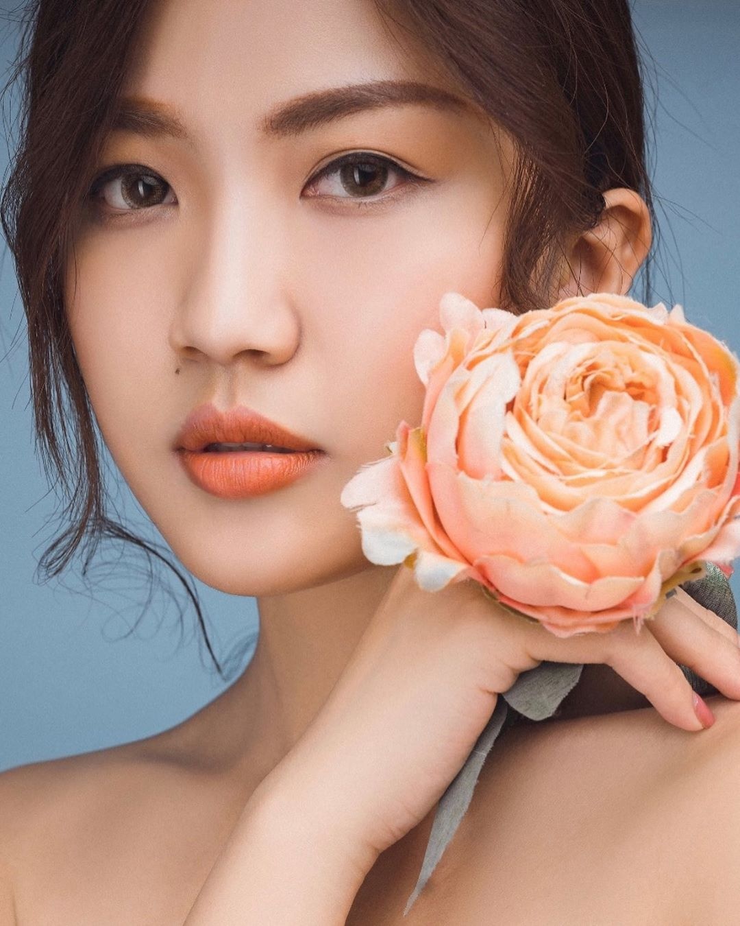 hoa hong tren nguc trai anh 5