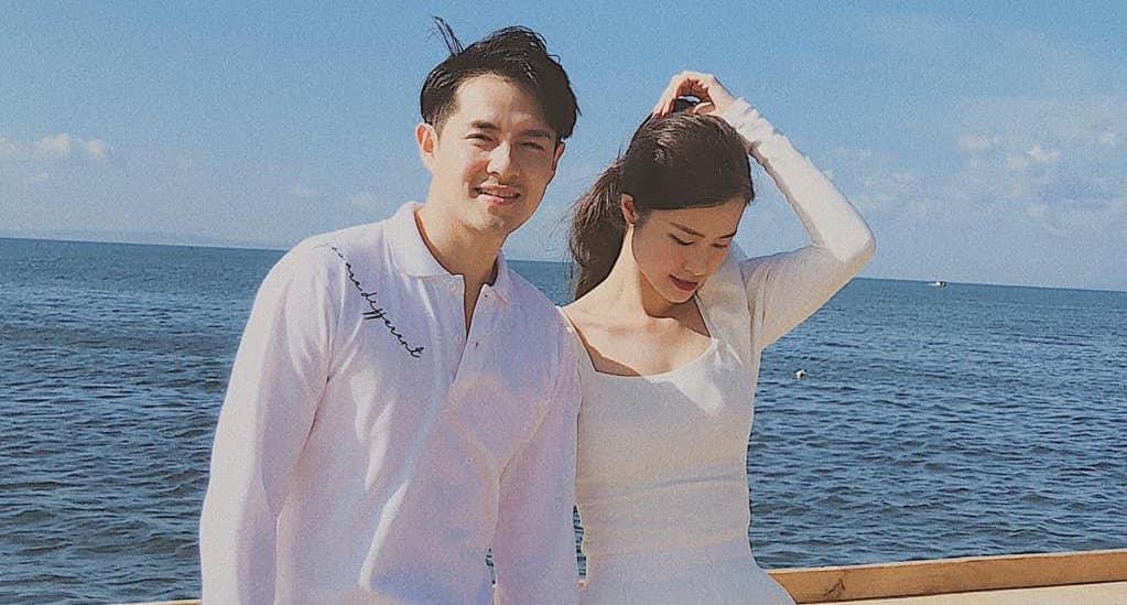 Dong Nhi - Ong Cao Thang tinh cam tren bai bien hinh anh