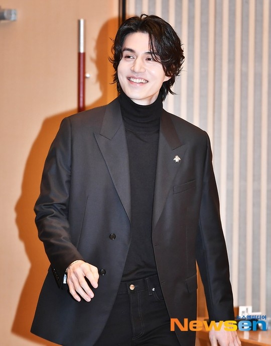 lee dong wook dien trai anh 4