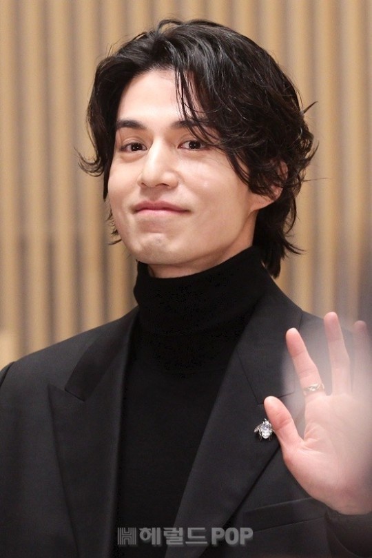 lee dong wook dien trai anh 2