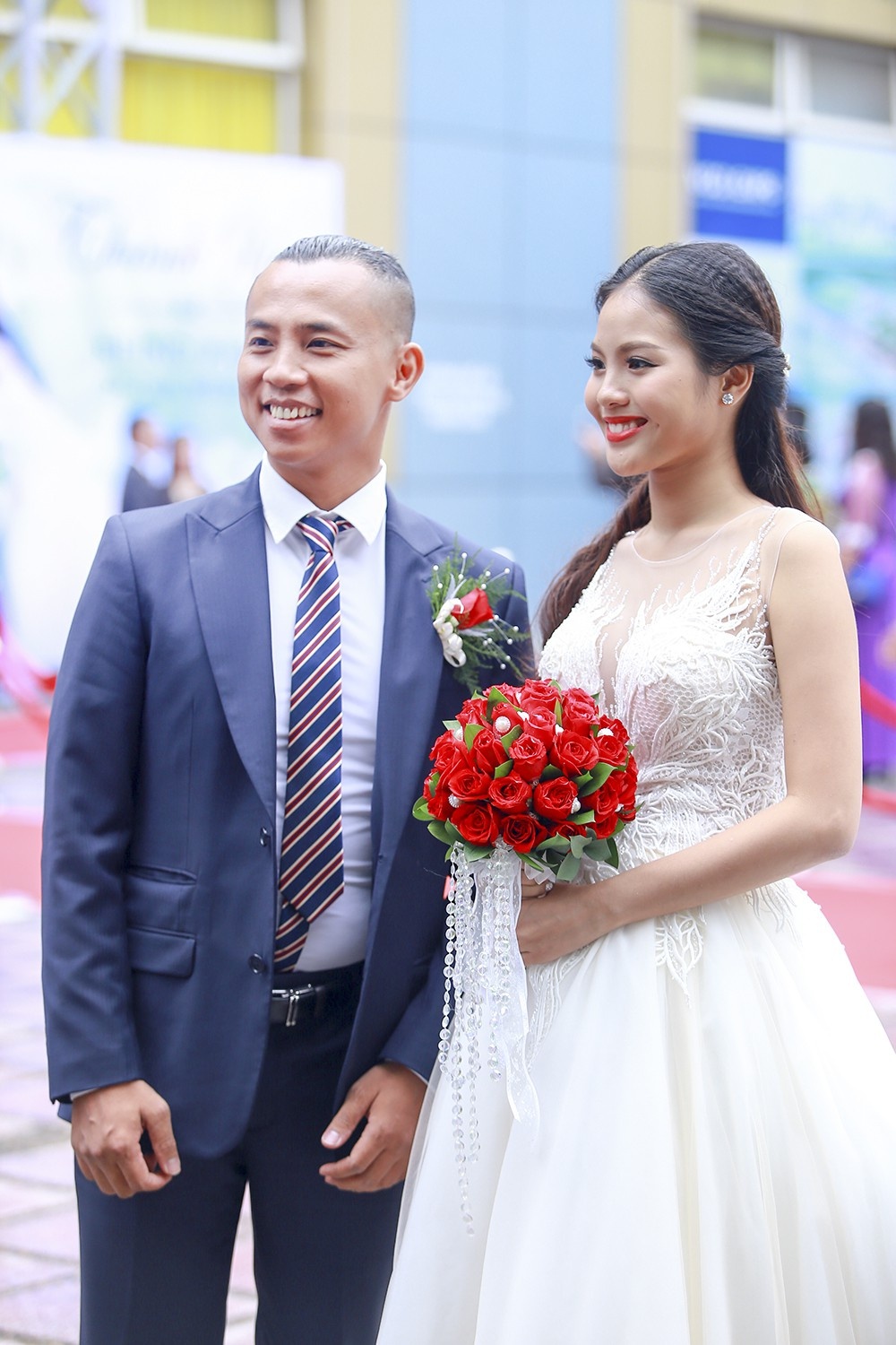 ngoai hinh thay doi cua chi anh anh 8