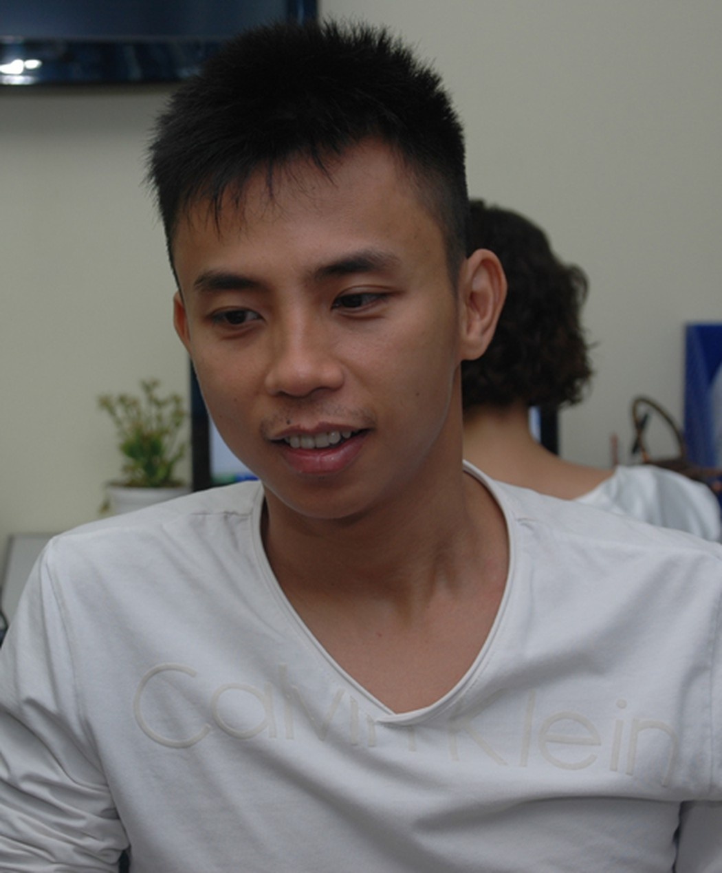 ngoai hinh thay doi cua chi anh anh 6