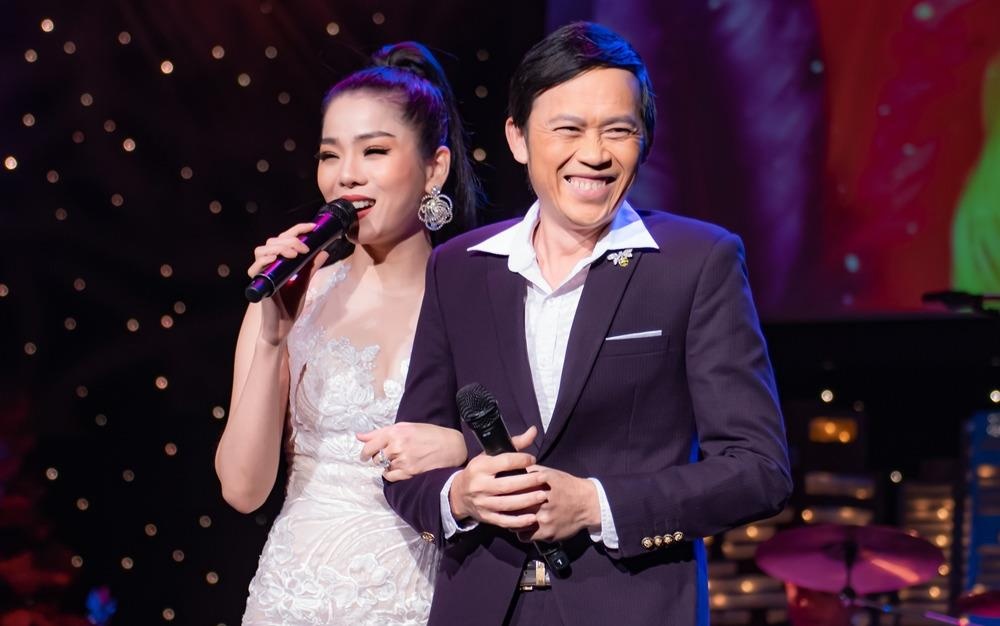 Lan Hoai Linh hiem hoi mac vest hinh anh