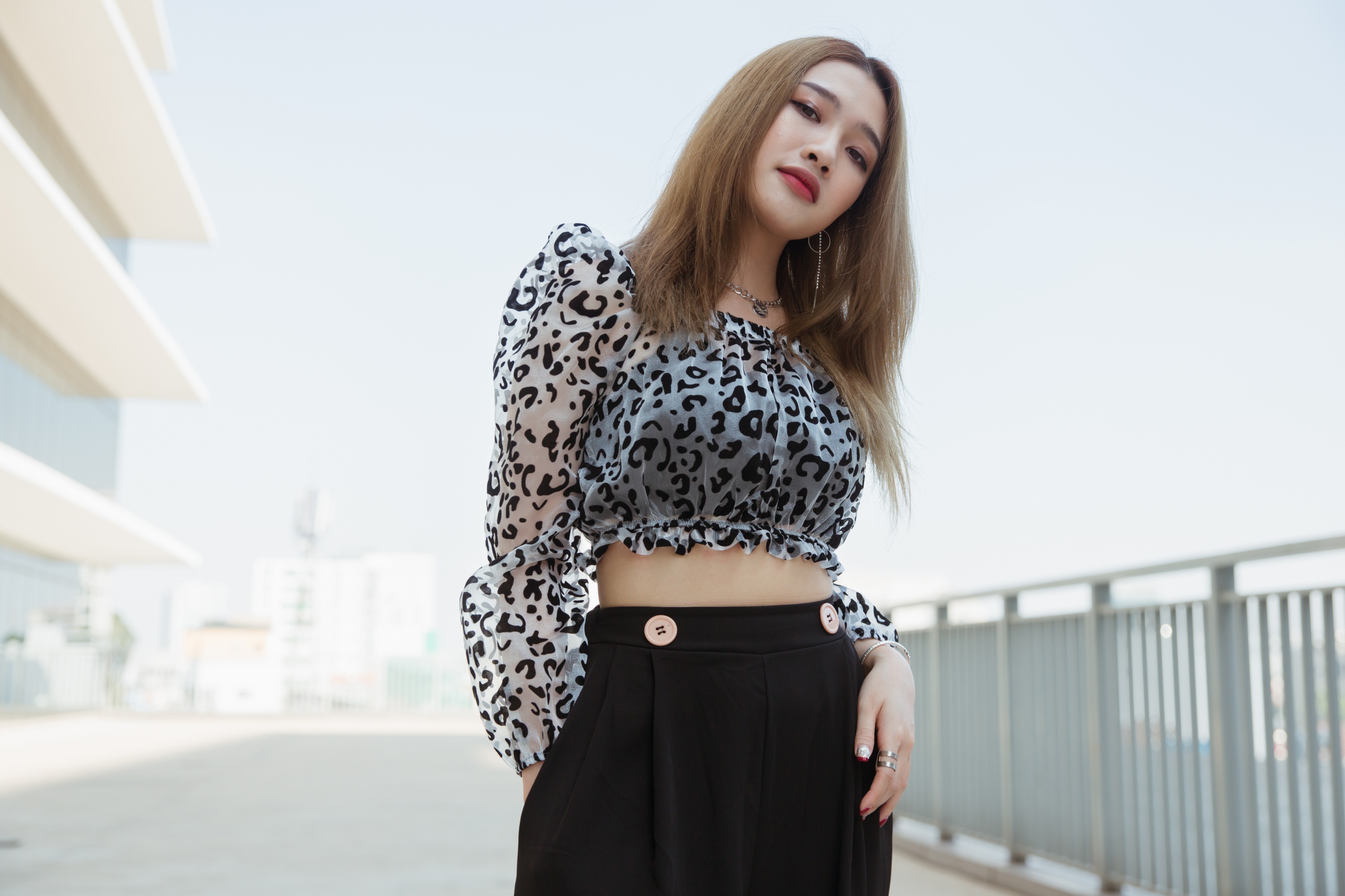 ca si viet ra mat o han anh 3