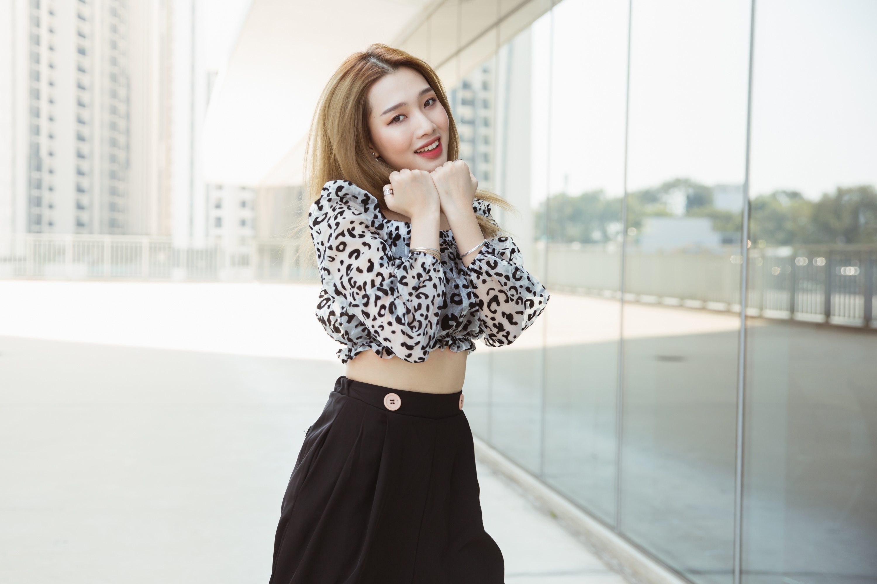 ca si viet ra mat o han anh 2