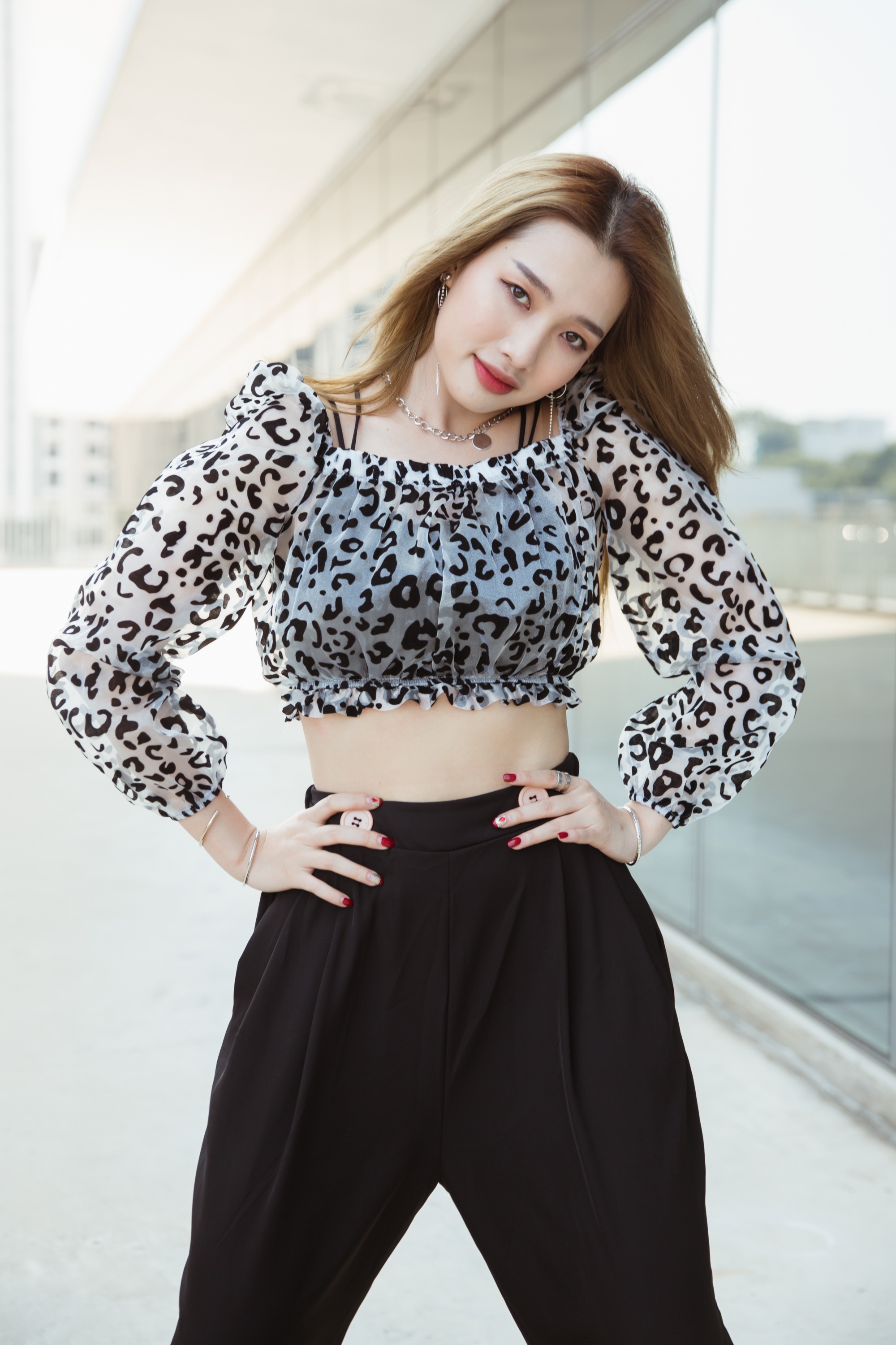 ca si viet ra mat o han anh 5