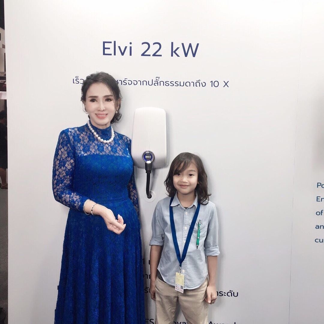 nhan sac hoa hau hoan vu thai lan dau tien anh 11