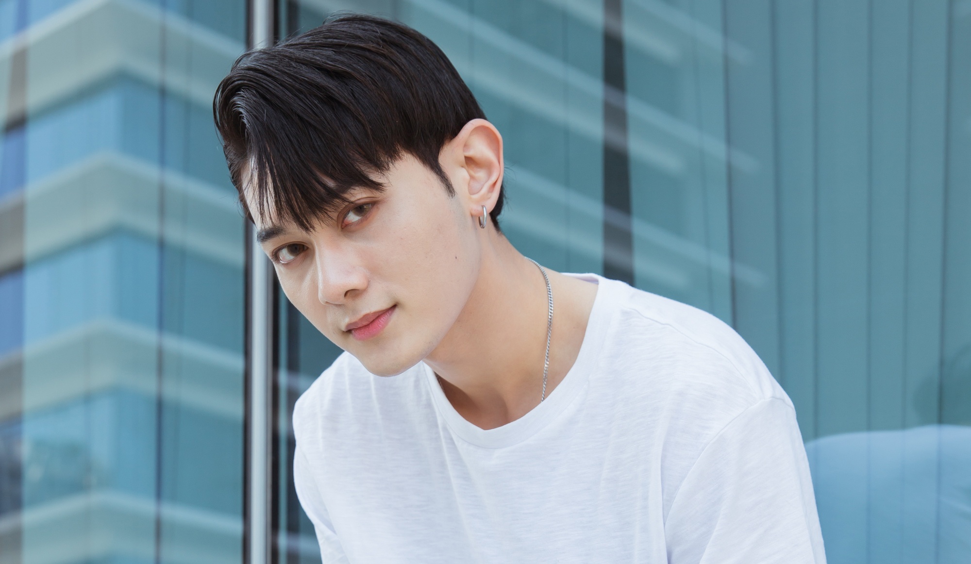 Nam ca si nguoi Viet boi roi khi duoc hoi ve cac vu tu tu cua Kpop hinh anh