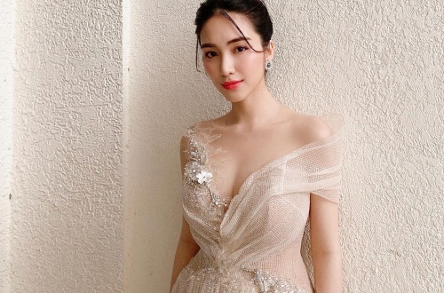 Hoa Minzy thay doi phong cach sau tin don vua sinh con hinh anh