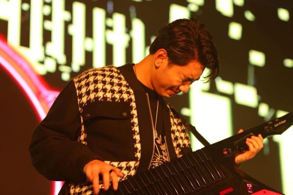 Jack bi thu het cat-xe, K-ICM khoc khi dien mot minh? hinh anh